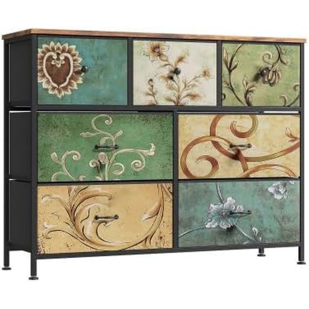 Sideboard aus Holzwerkstoff zeigt 7 Schubladen